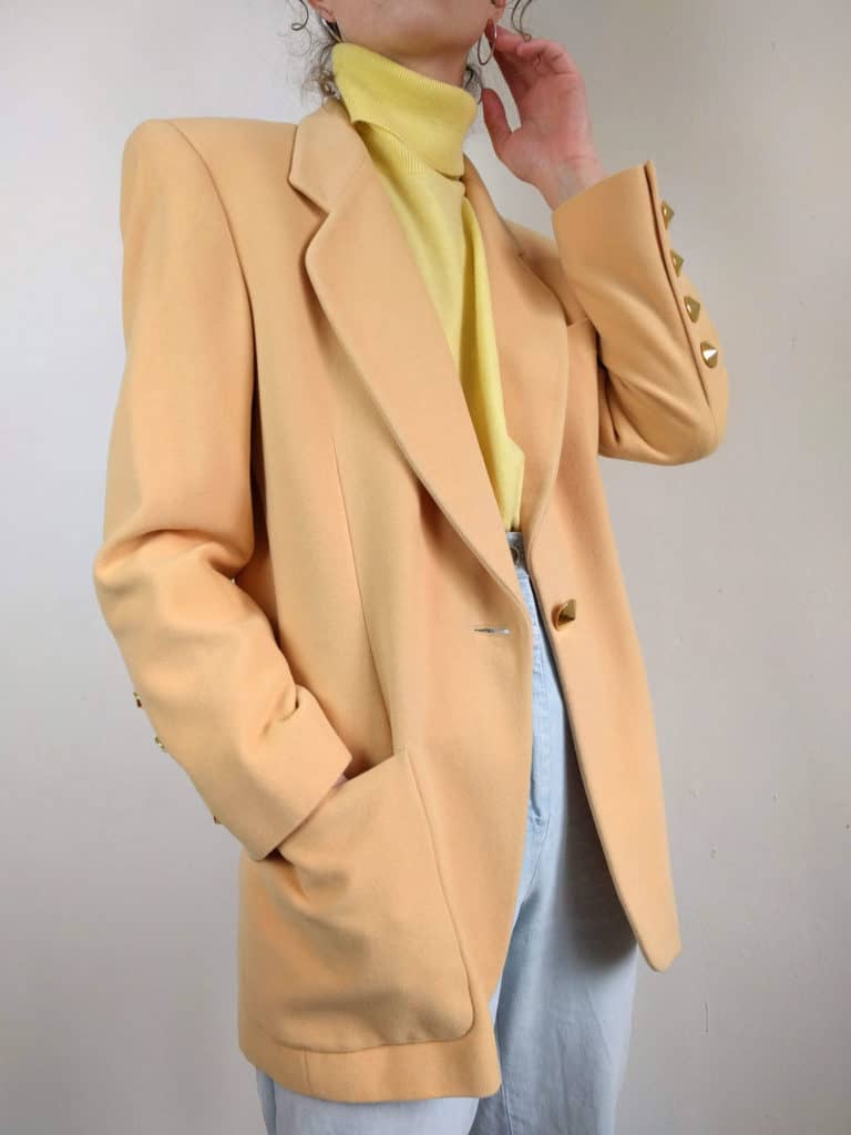 Escada Wollblazer in hellem apricott mit einem knopf, gelber escada rolli